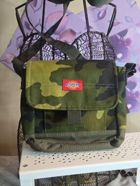 Dickies Men's Camo Crossbody Bag - Olive Green